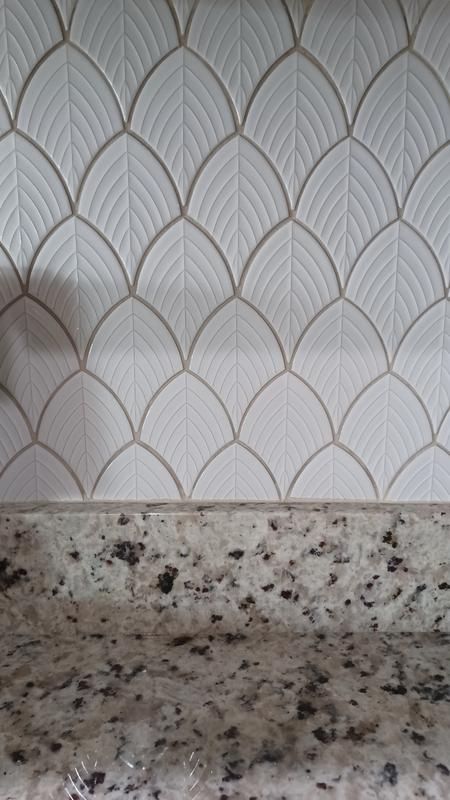 Scalloped Floor Tile, White Scallop Tile, Scallop Backsplash, Scallop Tile Backsplash, Fun Bathroom Tile, Scallop Tile, Scallop Tiles, Tile Options, White Subway Tile