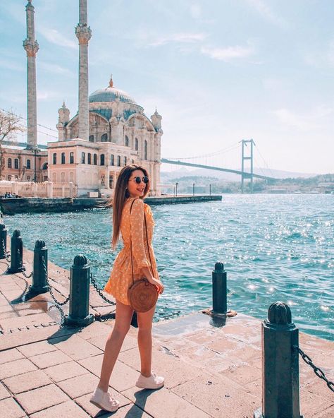 Catherine P. Livieratos 🐚 on Instagram: “Think about all that you are instead of what you are not💫 You are amazing and you deserve the best!” Istanbul Poses, Ortakoy Istanbul, Turkey Pics, Istanbul Pictures, Turkey Fashion, Istanbul Fashion, Istanbul Turkey Photography, Foto Glamour, Travel Photoshoot