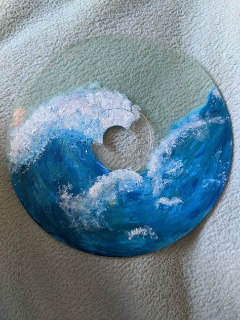 Crafts With Cd Discs, Juminocore Room, Vinyl Record Art Ideas, Painted Records, Ocean Stuff, Vinyl Art Paint, Cd Diy, Record Painting, Holidays Ideas