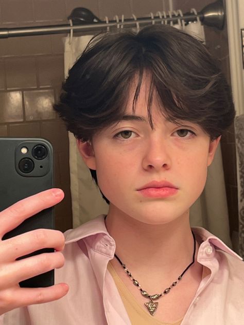 Transboy Haircut Straight Hair, Queer Hair, Unbuttoned Shirt, Asian Haircut, Hair Inspiration Short, Pretty When You Cry, Haircuts Straight Hair, Cool Haircuts, Celebrity Hairstyles