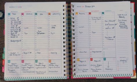 Happy Planner Hourly Layout Ideas, Planner Essentials Ideas, Planner Layout Templates, Living Well Planner, Aesthetic Daily Planner, Daily Planner Ideas, Daily Planner Templates, Bujo Art, Postpartum Care Kit