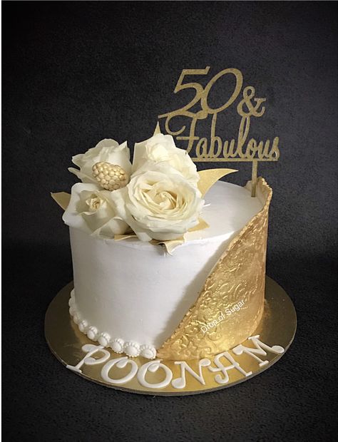 Whipped Cream Gold and White Cake by Drop of sugar Gold White Cake Birthday, Cakes For 50th Birthday For Women, Cake Designs For 50th Birthday For Women, White And Gold Birthday Cakes For Women, Gold And White Cake Birthday, Cream And Gold Cake, White And Gold Cakes, Gold And White Birthday Cake, Whipped Cream Cake Design