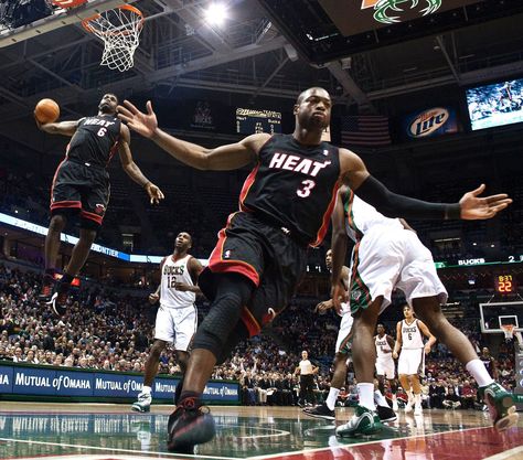 Lebron James Dwyane Wade, Lebron And Wade, 2010s Aesthetic, Alley Oop, Manny Pacquiao, Nba Pictures, Dwyane Wade, Poster Shop, Basketball Wallpaper