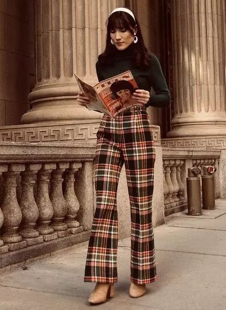 60s Outfits, Plaid Pants Outfit, 70s Inspired Outfits, Look 80s, Moda Hippie, Mode Retro, 60s 70s Fashion, Outfits 70s, 60s And 70s Fashion