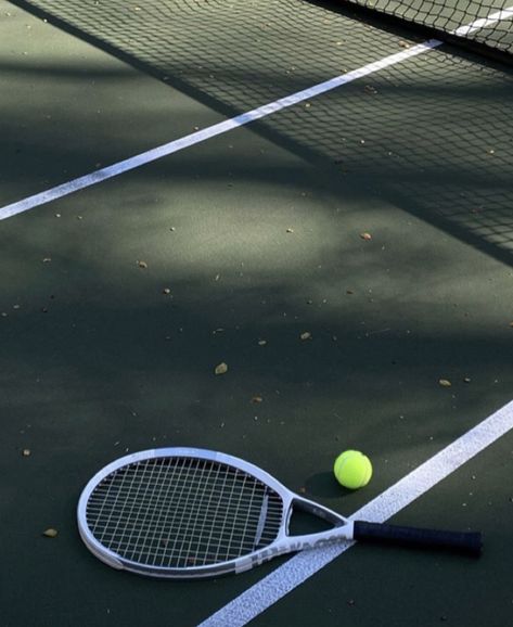 Tennis Wallpaper, Foto Sport, Tennis Pictures, Tennis Aesthetic, Hamptons Summer, Ball Aesthetic, Tennis Life, Lawn Tennis, Sport Inspiration