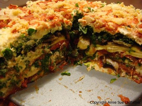 Raw Vegan Living Lasagna♥ Raw Vegan Lasagna, Appetizers Asian, Raw Lasagna, Lasagna Vegan, Raw Vegan Dinners, Almond Cheese, Desayuno Keto, Vegan Lasagna, Veggie Lasagna