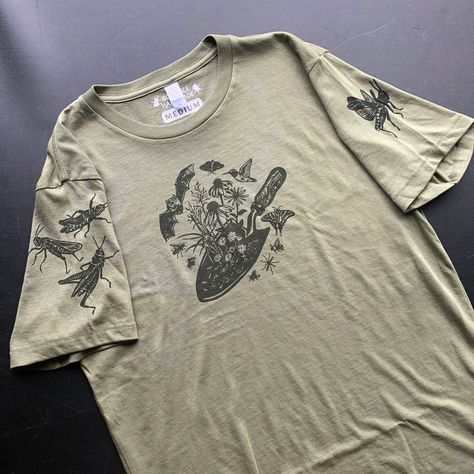 Printed Tshirts, Block Print T Shirt, Goblincore Cotton Streetwear Tops, Garden T Shirt, Summer Goblincore Short Sleeve T-shirt, Green Cotton Nature-inspired T-shirt, Goblincore Graphic Print Short Sleeve T-shirt, Hand Printed Shirt, Vintage Cotton T-shirt With Mushroom Print