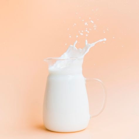 Glass jar full of milk | Free Photo #Freepik #freephoto #splash #milk #white #glass Drinks For Dehydration, Homemade Protein Powder, Milk Photography, Cucumber Lemon Water, Cake Pizza, Milk The Cow, Health Facts Food, Milk Jar, Best Drinks