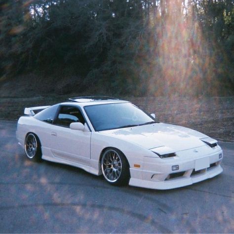 #nissan#180sx#beatiful#car#sport#white Old School Sports Cars, 240 Sx Nissan, 180 Sx Nissan, Nissan 180sx Jdm, Nissan 180sx S13, 180sx Nissan, S Chassis, White Nissan, Nissan 240sx S13