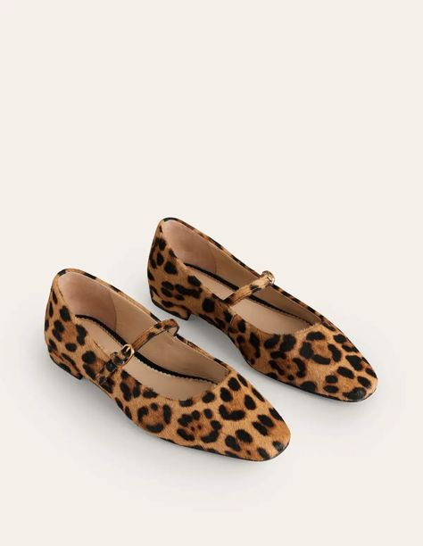 The Leopard-Print Shoe Trend Is Unexpected but Fabulous | Who What Wear UK Leopard Print Shoes Outfit, Boots Leopard, Ferragamo Pumps, Leopard Print Loafers, Urban Shoes, Leopard Print Shoes, Leopard Flats, Animal Print Shoes, Modern Shoes