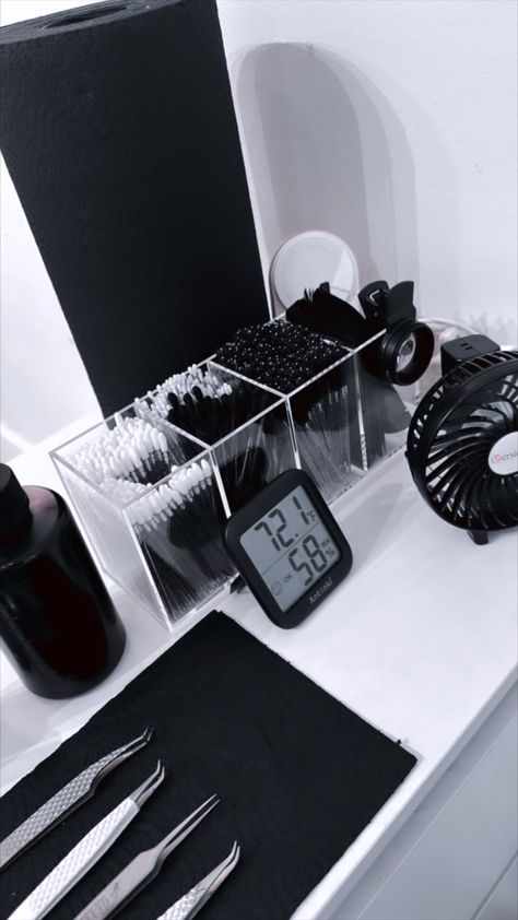 Ideas for Black and White lash setup Black And Grey Lash Room, Grey Lash Room Decor, Black And Green Lash Room, Black White Lash Room, Black Lash Tech Room, Home Lash Business, Lash Tech Suite, Black And White Nail Room Ideas, Lash Tech Black Aesthetic