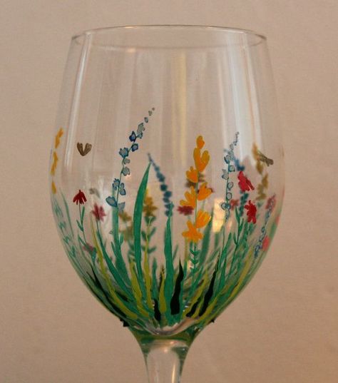 Visuell Identitet, Glasses Ideas, Wine Glass Designs, Diy Wine Glasses, Wine Painting, Painting Glass, Glass Painting Designs, Hand Painted Glasses, Wine Glass Crafts