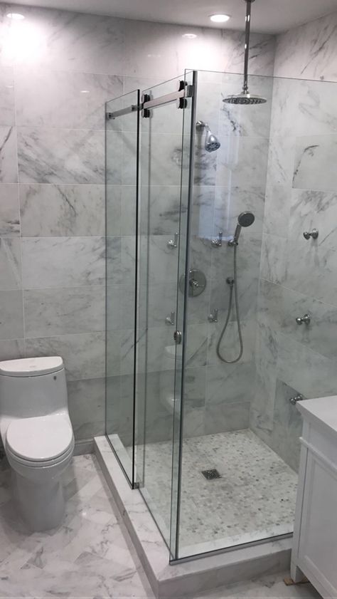 Shower Enclosure Ideas, Shower Master Bath, Bathroom Shower Ideas, Shower Renovation, Walk In Shower Designs, Big Bathroom, Shower Enclosures, Luxury Shower, Bathroom Remodel Shower