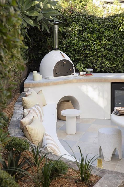 Garden Pizza, Outdoor Alfresco, Outdoor Bbq Area, Brick Pizza Oven, Three Birds Renovations, Outdoor Pizza Oven, Pizza Oven Outdoor, Wood Fired Pizza Oven, Three Birds