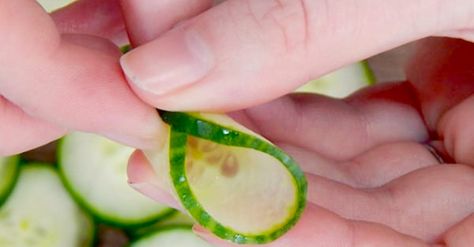 These Gorgeous Cucumber Roses Are The Perfect Way To Impress Friends And Family via LittleThings.com Cucumber Decoration, Edible Roses, Amazing Food Decoration, Cucumber Recipes, Charcuterie Recipes, Fruit Carving, Chicken And Waffles, Spark Joy, Culinary Skills