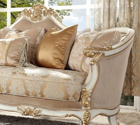 Luxury Chair Design, White Loveseat, Traditional Loveseat, Classic Furniture Living Room, Sofa Design Wood, Luxury Furniture Living Room, Luxury Chairs, Leather Accent Chair, Beige Sofa