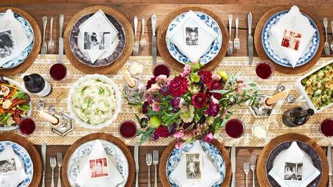 Thanksgiving Table Settings Diy, Diy Thanksgiving Centerpieces, Blue Table Settings, Farmhouse Table Setting, Rustic Table Setting, Thanksgiving Table Setting, Paper Table Runner, Thanksgiving Dinner Menu, Thanksgiving Dinner Table