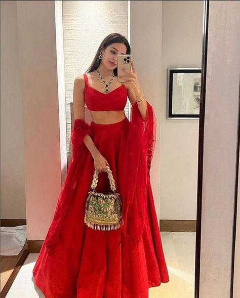 Red Indian Outfit, Simple Lehenga, Trendy Outfits Indian, Latest Bridal Lehenga, Indian Outfits Lehenga, Lehenga Designs Simple, Traditional Indian Dress, Indian Saree Blouses Designs, Saree Designs Party Wear