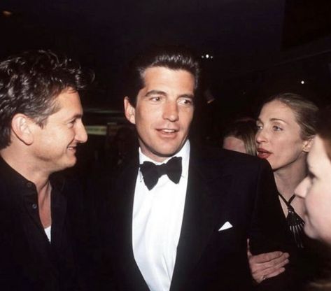 Carolyn Bessette Kennedy & JFK Jr Sean Penn at the annual White House Correspondents dinner, Washington DC May 1, 1999 White House Correspondents Dinner, Carolyn Bessette, John Junior, Jfk Jr, Sean Penn, May 1, Abraham Lincoln, Washington Dc, White House