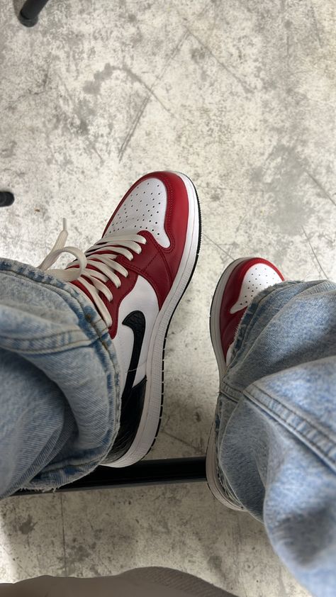 Womens Jordan 1s #womensneakers #sneakers #jordan1high Jordan 1 Aesthetic, Jordan 1 Outfit Men, Jordan Aesthetic, Jordans Aesthetic, Sneaker Closet, Jordan 1 Outfit, Red Jordans, Nike Shoes (men), Pretty Shoes Sneakers