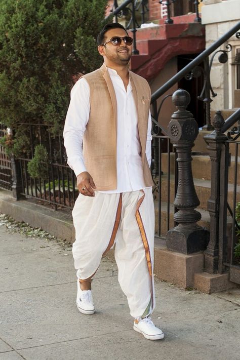 Dhoti Bengali Outfit, Jackets Photography, Hindu Dress, Street Style India, Fusion Dress, India Fashion Men, Acting Quotes, Indian Wedding Clothes For Men, Tatted Men