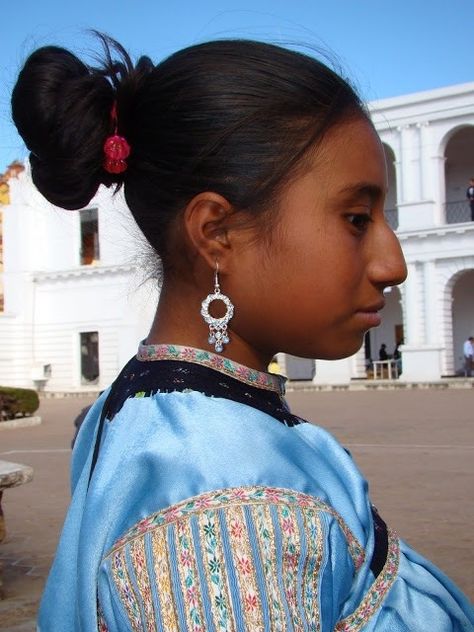 DO YOUR BEST AND HAVE FUN Mayan Beauty, Maya Girl, Mayan Women, Cultural Beauty, Portrait Practice, Mayan People, Mexican Models, Mexican People, Cat Instagram