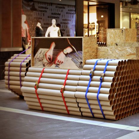 TRIWA Tube Tank pop-up shop with cardboard tubes by Mode:lina Architekci in Poznan, Poland. Temporary Architecture, Window Display Retail, Temporary Store, Visual Merchandising Displays, Store Windows, Store Window, Retail Store Design, Retail Design Blog, Retail Interior