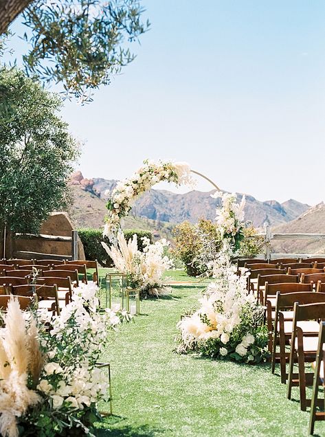 Timeless Wedding with a Modern Garden Details at Cielo Farms in Malibu | Southern California Wedding Ideas and Inspiration Cielo Farms, Socal Wedding Venues, Garden Details, California Vineyards, Southern California Wedding Venues, Malibu Wedding, California Wedding Venues, Socal Wedding, Wedding Southern California