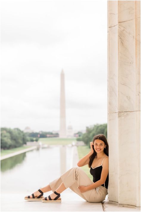 Washington, DC Senior Session | Lincoln Memorial | Class of 2021 - marionmeakem.com Photo Ideas In Washington Dc, Washington Dc Senior Pictures, Washington Dc Portraits, Dc Photoshoot Ideas, Washington Picture Ideas, Dc Monument Photoshoot, Washington Dc Photoshoot Ideas, Washington Monument Picture Ideas, Washington Photo Ideas