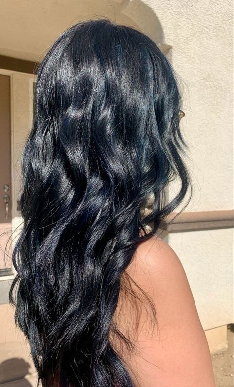 Midnight Blue Hair, Rambut Brunette, Black Hair Aesthetic, Dark Blue Hair, Hair Tint, Pretty Hair Color, Hair Stylies, Hair Color Blue, Hair Color And Cut