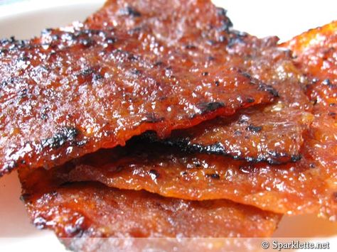 Bak Kwa (Pork Jerky)    A favourite of many, usually we just queue up for hours to buy this stuff in kilograms. Chinatown Singapore, Pork Jerky, Perfume Versace, Jerky Recipes, No Carb Recipes, Singapore Food, China Town, Food Science, Beef Jerky