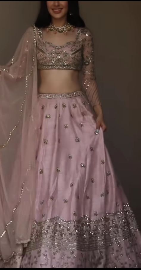 Simple Lehenga, Indian Outfits Lehenga, Lehenga Designs Simple, Indian Bride Outfits, Traditional Indian Dress, Desi Fashion Casual, Pink Lehenga, Indian Dresses Traditional, Traditional Indian Outfits