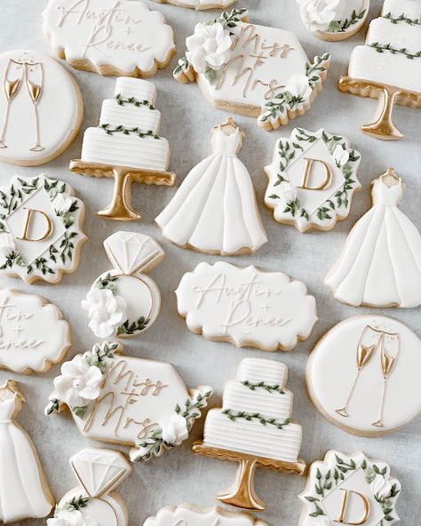 Bouge Cookie Co posted on Instagram: “The full set! White, greenery, & gold is so dreamy! 😍 . . . . #weddingcookies #bridecookies…” • See all of @bougecookieco's photos and videos on their profile. Bride Cookies, Wedding Cookies Decorated, Wedding Dress Cookies, Wedding Shower Cookies, Engagement Cookies, Anniversary Cookies, Bridal Cookies, Bridal Shower Desserts, Wedding Cake Cookies