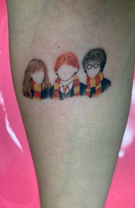 Ron Weasley Tattoo, Hermione Tattoo, Unique Harry Potter Tattoo, Harry Potter Tattoos Ideas, Harry Potter Tattoo Ideas, Harry Ron Hermione, Harry Tattoos, Couple Tattoo Ideas, Wand Tattoo