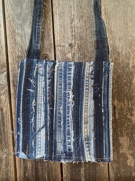 Denim Messenger bag Upcycled Denim 10" x 10" by JumpingRoses on Etsy Denim Messenger Bag, Upcycled Handbag, Cross Body Bag Pattern, Repurposed Denim, Crafts Sewing Projects, Denim Bags, Upcycled Bag, Denim Purse, Denim Ideas