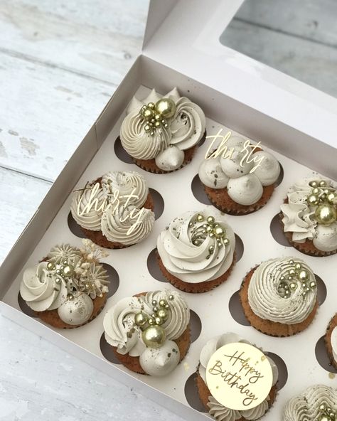 Neutral Color Cupcakes, Nikkah Cupcakes, Cupcake 50th Birthday, Quince Cupcakes, White And Gold Cupcakes, 60 Cupcakes, Birthday Cupcakes For Women, 40th Birthday Cupcakes, Winter Cupcakes