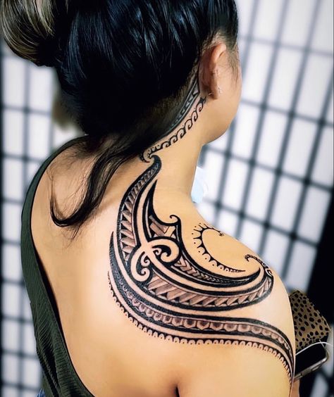 Unique Tattoos Ideas, Tahitian Tattoo, Women's Shoulder Tattoo, Polynesian Tattoos Women, Island Tattoo, Purple Tattoos, Unique Tattoos For Women, Polynesian Tattoo Designs, Maori Tattoo Designs