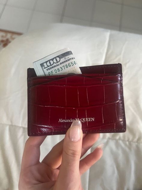 Money Aesthetic Card, Wallet With Money Aesthetic, Money Wallet Aesthetic, Christmas Wishlist Old Money, Old Money Wallet, Card Holder Wallet Aesthetic, Card Wallet Aesthetic, Aesthetic Card Holder, Card Holder Aesthetic