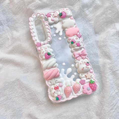 Features ❀ This is a 100% handmade and premium decoden phone case for all brand ❀A simple snap-on Design handmade phone case provides ideal protection for your device while allowing easy access to all buttons, sensors, and connections. ❀Your device is protected from scratches and bumps with this handmade phone case. ❀ Please keep in mind that all of our items are handcrafted, so some variations are to be expected on the Personalized Phone Case. Not for perfectionists. ❀ Please keep away from chi Cream Glue Phone Case Ideas, Deco Den Phone Case, Deco Phone Cases, Custom Phone Cases Ideas, Decoden Cream, Decoden Diy, Decoden Case, Decoden Phone Case, Kpop Diy