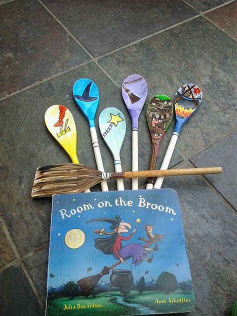 Room on the Broom story spoons Story Spoons, School Diy Ideas, Story Sack, Room On The Broom, Book Baskets, Preschool Literacy, Preschool Books, Halloween Diy Crafts, Easy Diy Halloween