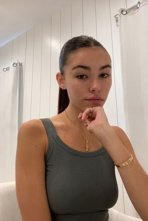 Maddison Beer No Makeup, Madison Beer Bare Face, Madison Beer Natural, Madison Beer No Makeup, Madison Beer Makeup, Naturally Pretty, Madison Beer Hair, Madison Beer Style, Madison Beer Outfits