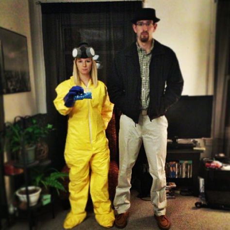 Check out these creative Halloween costume ideas for a short and tall couple. Walter White Costume, Breaking Bad Costume, Creative Halloween Costume Ideas, Tall Girl Short Guy, Couples Costume Ideas, Stylish Halloween Costumes, Tall And Short, Short Couples, Halloween Parejas