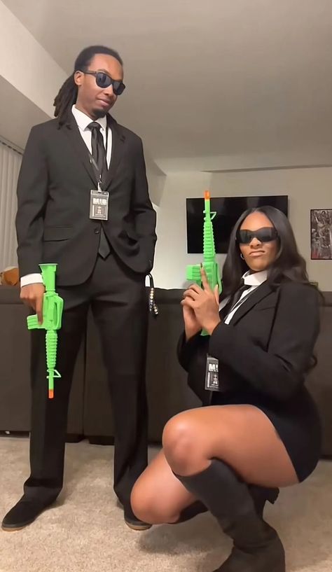 Men And Black Couple Costume, Couples Costume Black People, Black Person Halloween Costume, Halloween Costume Black Couple, Mib Couples Costume, Couples Men In Black Costume, Matching Halloween Costumes For Couples Black Couple, Couple Costumes For Halloween Black, Black Couples Costumes For Halloween