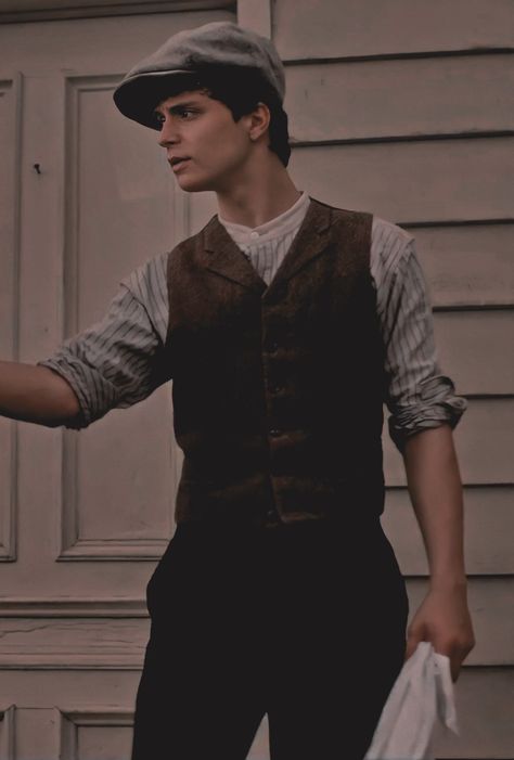 Victorian Era Outfits Men, 1800 Male Fashion, Vintage Man Aesthetic, 1910s Aesthetic Men, 1860s Mens Fashion, Old Fashioned Clothes Men, Male Writer Aesthetic, Victorian Man Aesthetic, Mysterious Man Aesthetic