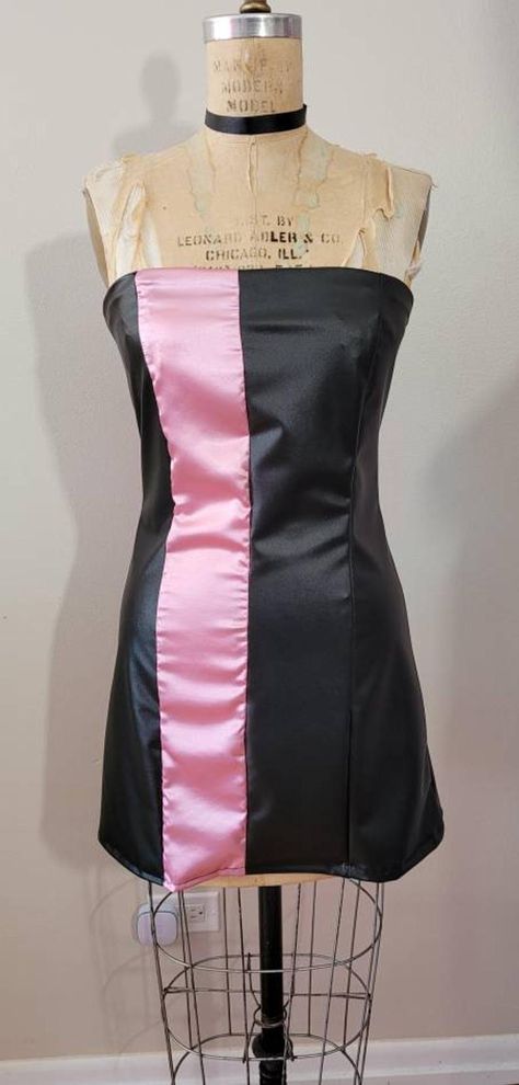 MADE TO ORDER Black and Dusty Pink Party Dress inspired by the | Etsy Cady Heron, Mean Girls Movie, Pink Party Dress, Pink Party Dresses, Girl Movies, Looks Party, Black Party Dresses, 2000s Fashion Outfits, Pink Party