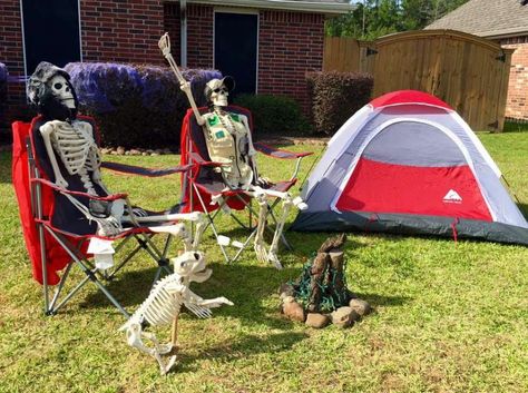 Halloween Camping Decorations, Halloween Yard Displays, Halloween Camping, Halloween Decorating Ideas, Halloween Outside, Camping Decor, Halloween Yard Decorations, Halloween Decorating, Halloween Yard