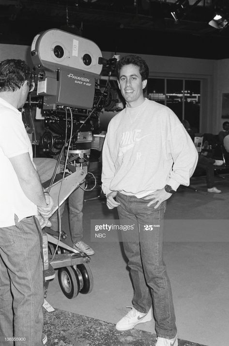 News Photo : SEINFELD -- "The Seinfeld Chronicles/Pilot"... James Dean, Humour, Fimo, Gilda Radner, 90s Sitcoms, Jerry Seinfeld, Pilot Episode, Neil Armstrong, Musica Rock