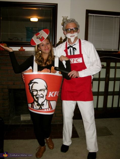 Colonel Sanders and Bucket of Fried Chicken - 2014 Halloween Costume Contest via @costume_works Cool Couple Halloween Costumes, Chicken Halloween, College Halloween Party, Halloween Costumes 2014, Diy Couples Costumes, Chicken Costumes, Colonel Sanders, New Halloween Costumes, Costume Works