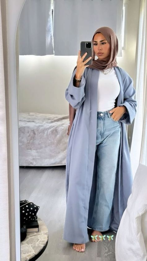 Modest Wear Hijab, Stylish Outfits With Hijab, Islam Outfits Modest Fashion, Comfy Semi Formal Outfit, Ramdan Outfits Ideas 2024, Abaya Summer Hijab Outfit, Trendy Modest Outfits Hijab, Casual Eid Outfits, Open Abaya Outfit With Jeans