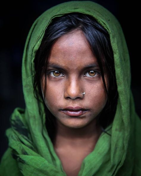 82 Portraits Of The Beautiful Bangladeshi People By Mou Aysha Cai Arabi, Face Drawing Reference, Face Photography, Street Photographers, People Of The World, Portrait Inspiration, Interesting Faces, 인물 사진, People Photography